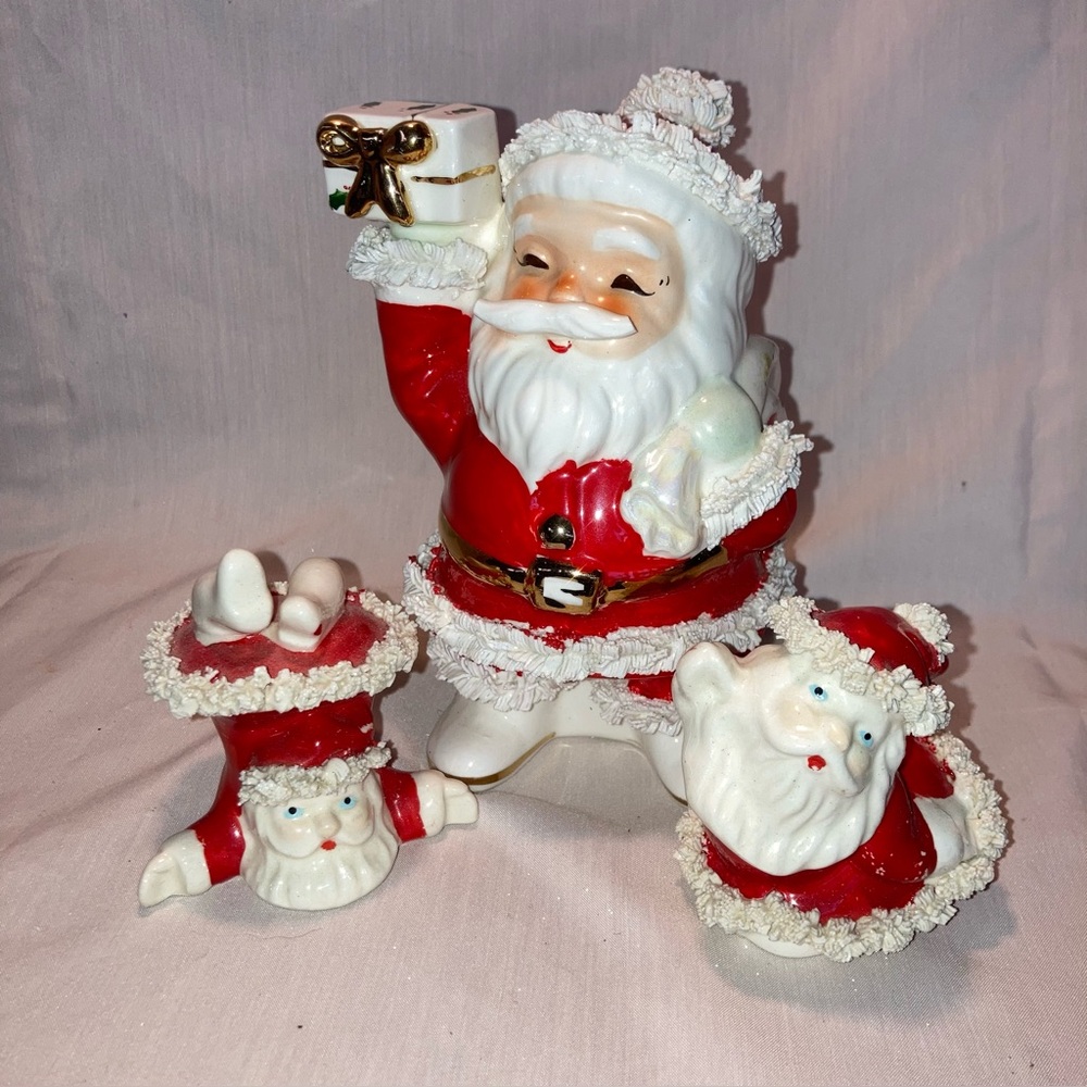 Inarco Japan spaghetti Santa’s 3pc vintage Christmas china